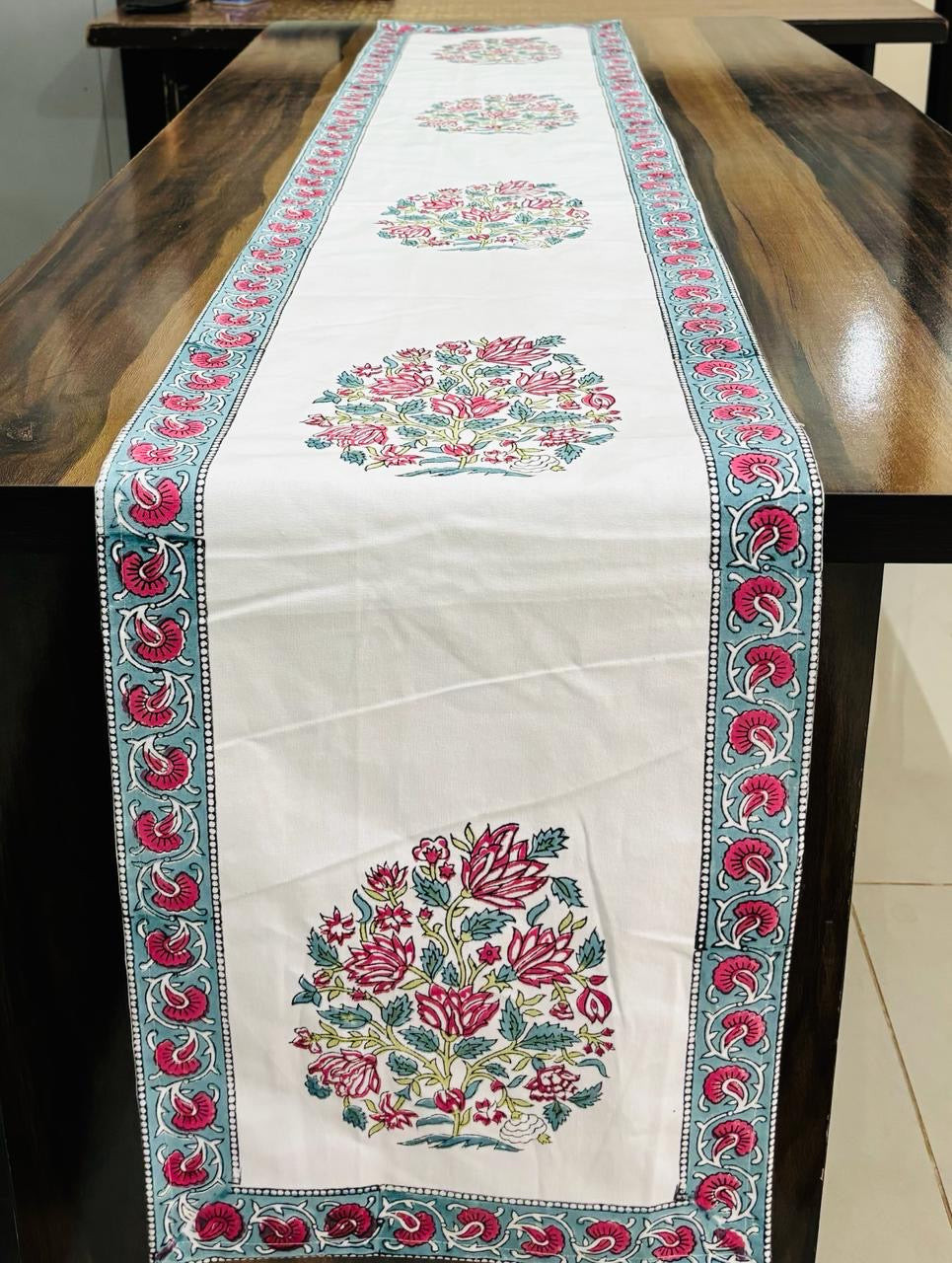 Heer Table Runner