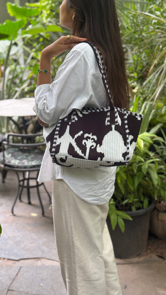 B/W abstract Tokree Tote Bag