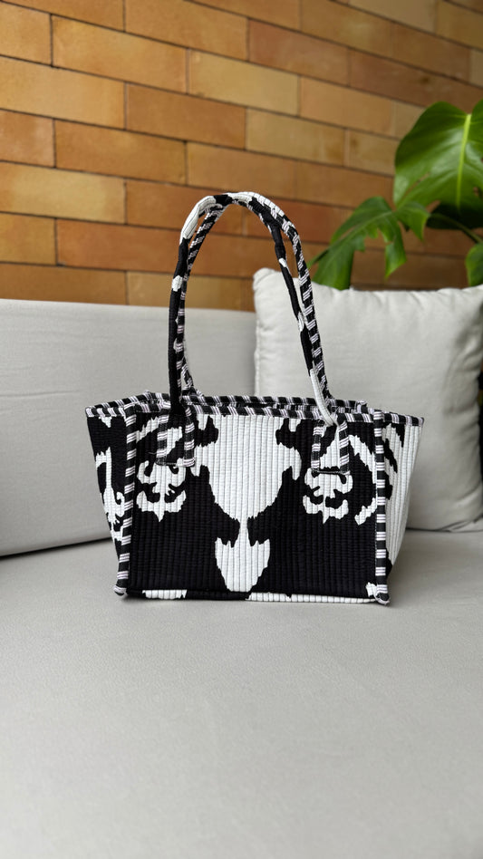B/W abstract Tokree Tote Bag