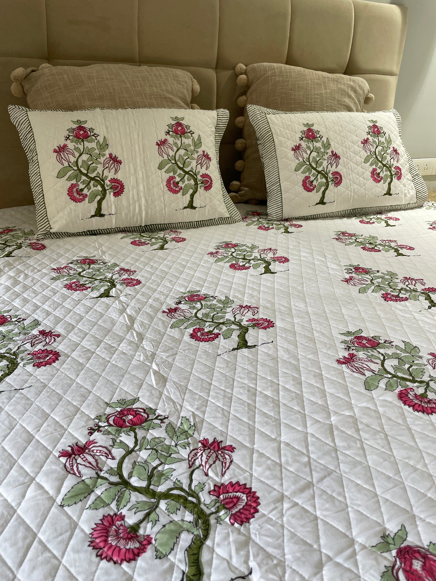 Gulaab Comforter