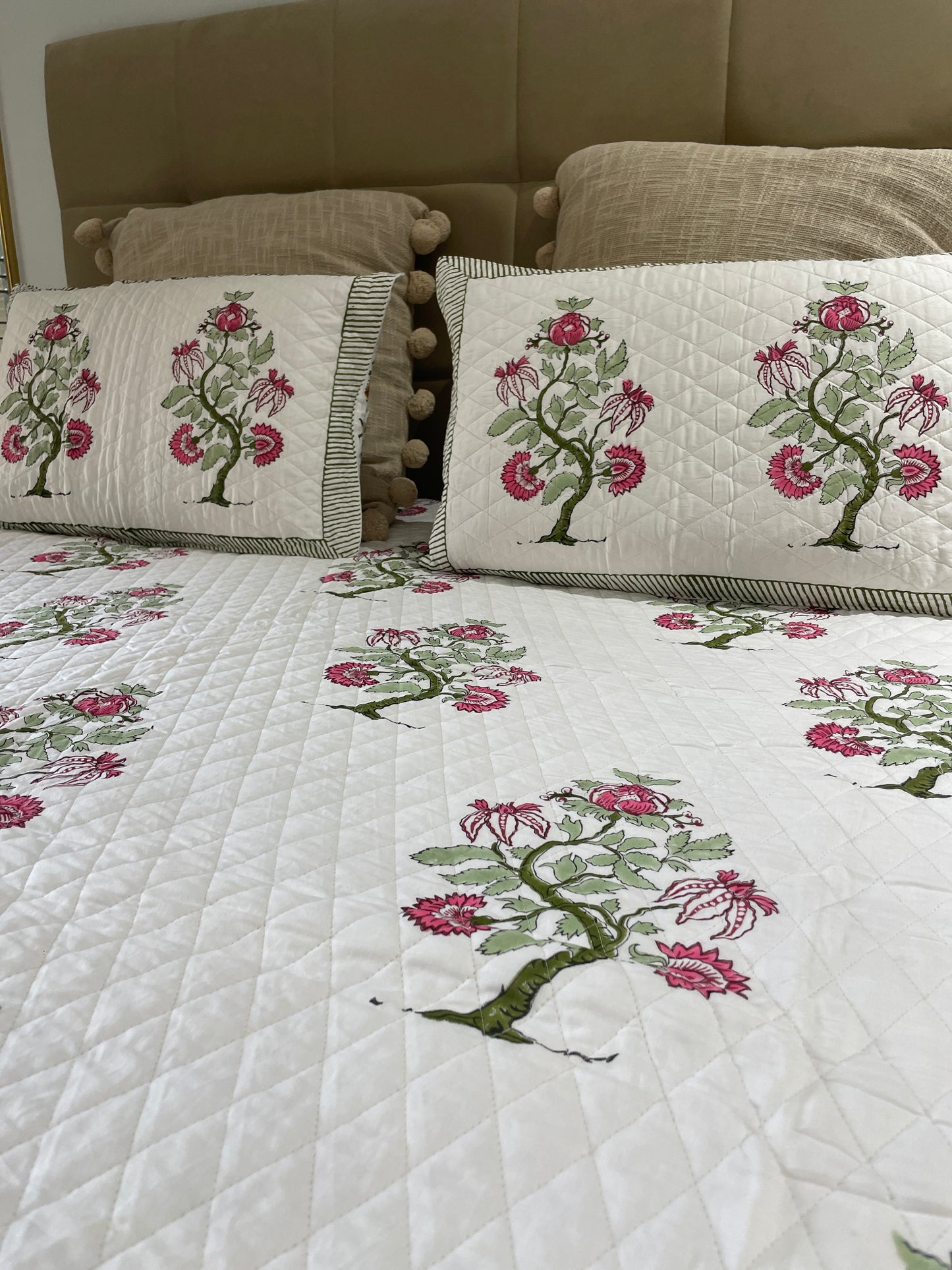 Gulaab Comforter