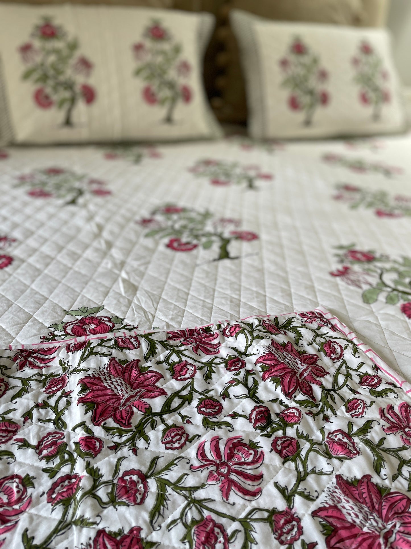 Gulaab Comforter