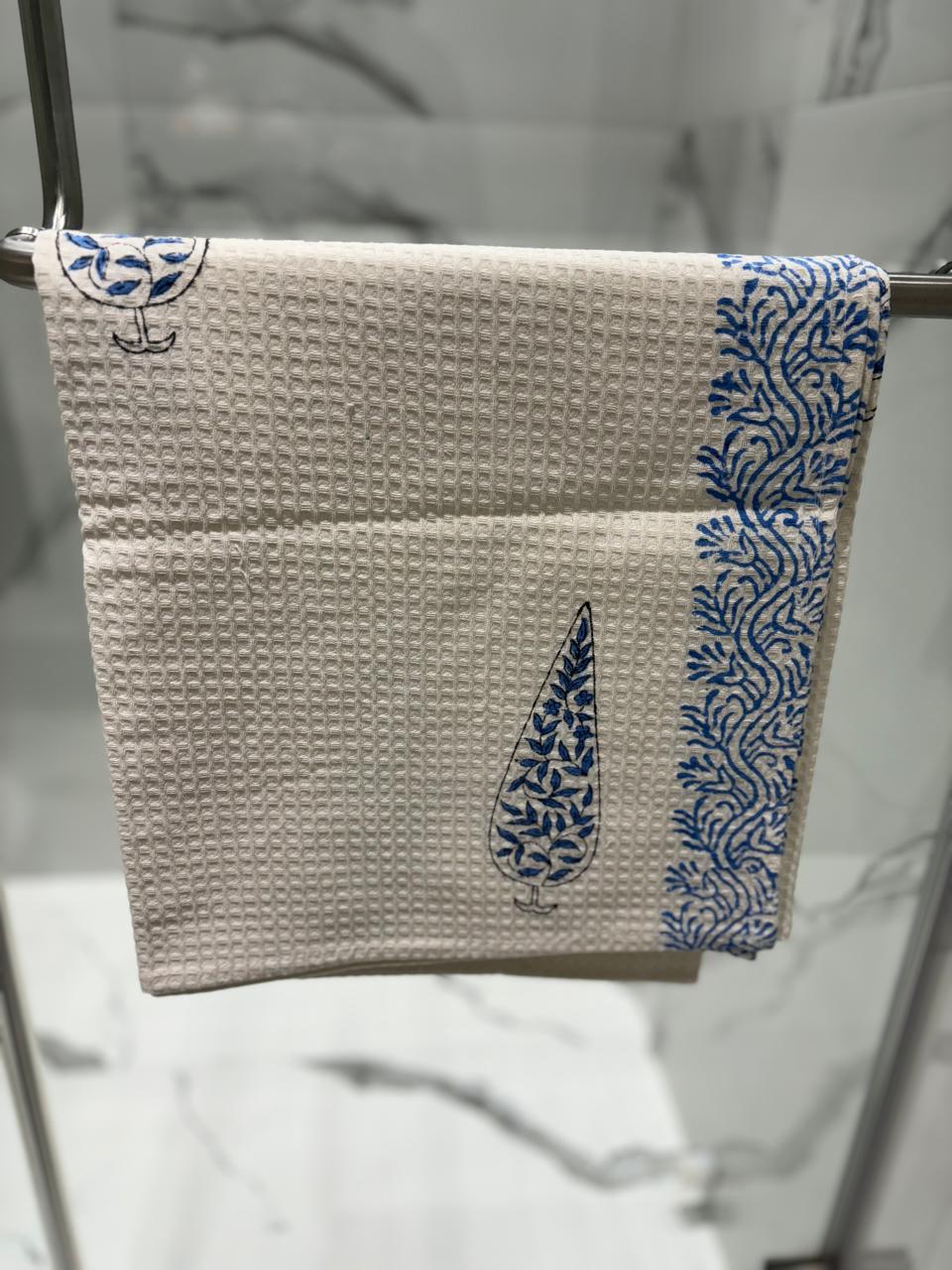 Leaf Motif Bath Towel