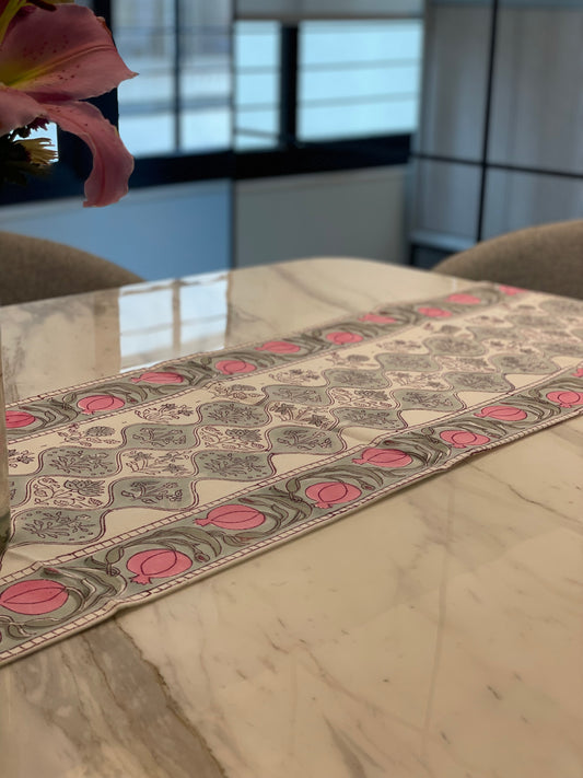 Niti Table Runner